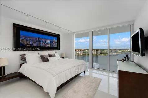 400 S Pointe Drive Miami Beach FL 33139