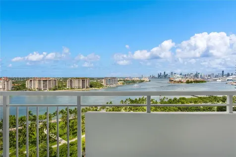 400 S Pointe Drive Miami Beach FL 33139