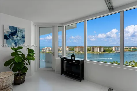 400 S Pointe Drive Miami Beach FL 33139
