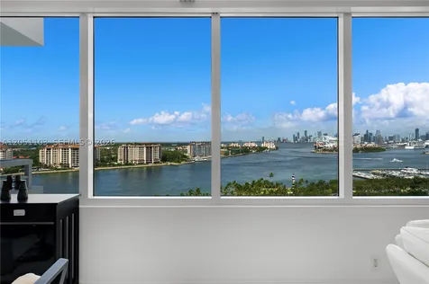 400 S Pointe Drive Miami Beach FL 33139