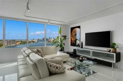 400 S Pointe Drive Miami Beach FL 33139