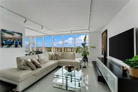 400 S Pointe Drive Miami Beach FL 33139