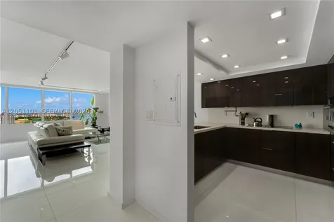 400 S Pointe Drive Miami Beach FL 33139