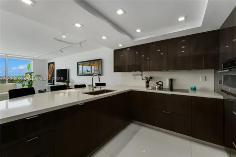 400 S Pointe Drive Miami Beach FL 33139