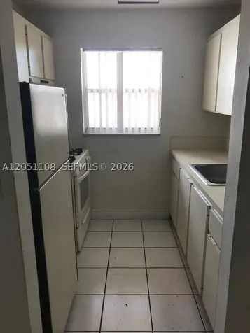 1655 W 44th Place Hialeah FL 33012