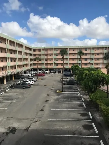 1655 W 44th Place Hialeah FL 33012