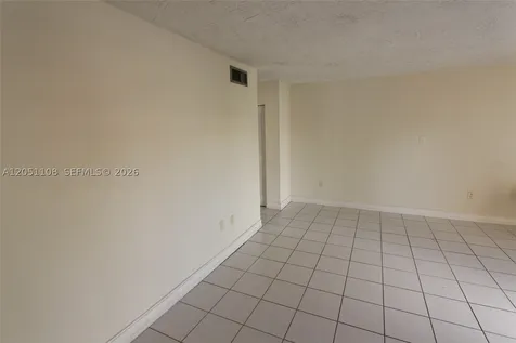 1655 W 44th Place Hialeah FL 33012