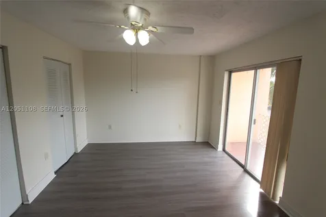1655 W 44th Place Hialeah FL 33012