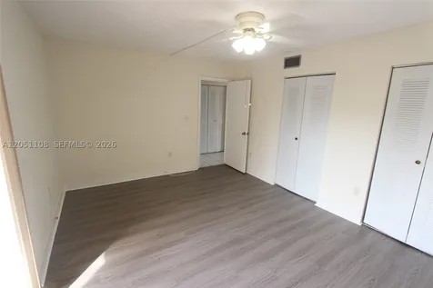 1655 W 44th Place Hialeah FL 33012