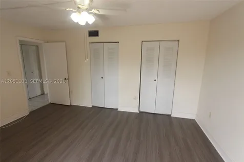 1655 W 44th Place Hialeah FL 33012