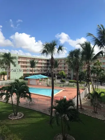 1655 W 44th Place Hialeah FL 33012