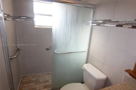 1655 W 44th Place Hialeah FL 33012