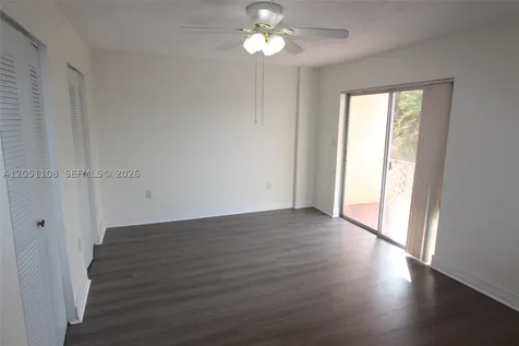 1655 W 44th Place Hialeah FL 33012