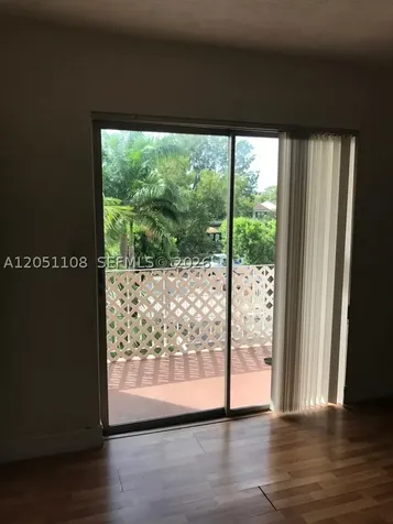 1655 W 44th Place Hialeah FL 33012