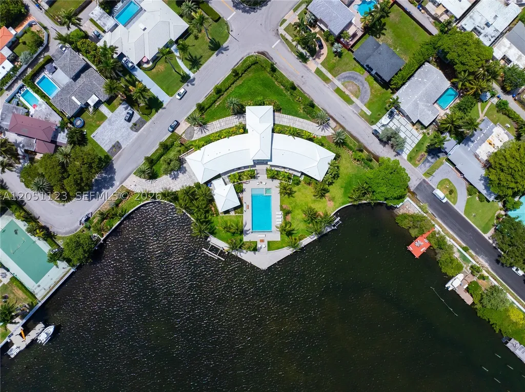 900 N Northlake Drive Hollywood FL 33019