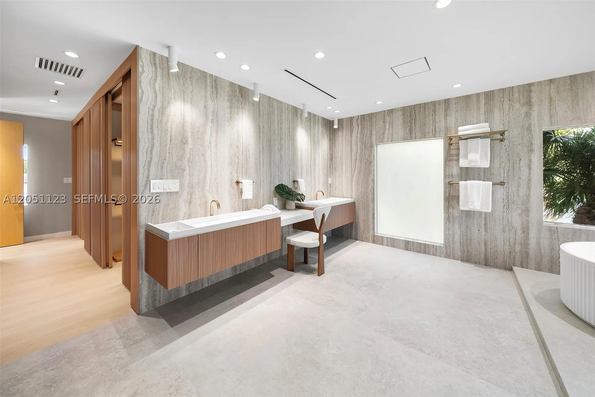 900 N Northlake Drive Hollywood FL 33019