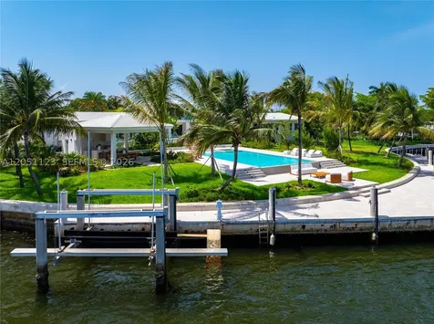 900 N Northlake Drive Hollywood FL 33019