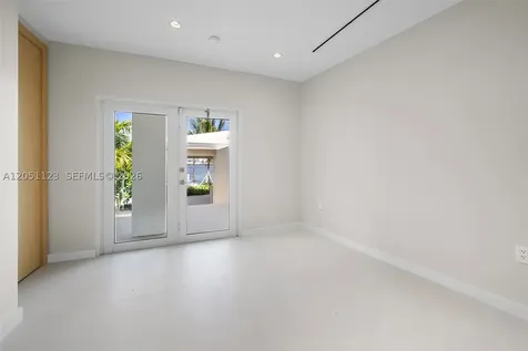 900 N Northlake Drive Hollywood FL 33019