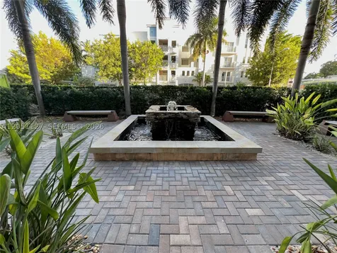 1045 10th Street Miami Beach FL 33139