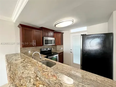 1045 10th Street Miami Beach FL 33139