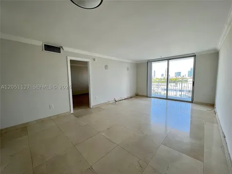 1045 10th Street Miami Beach FL 33139