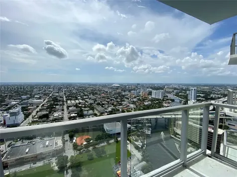 185 SW 7th Street Miami FL 33130
