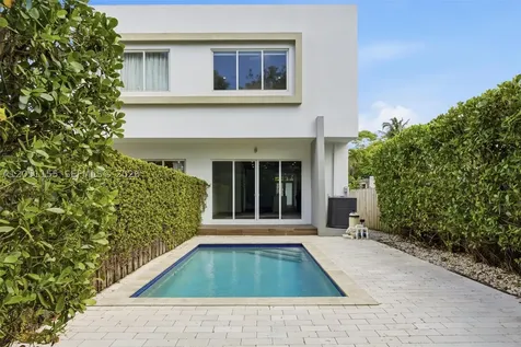 2852 SW 32nd Court Miami FL 33133