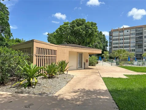 1400 Saint Charles Place Pembroke Pines FL 33026
