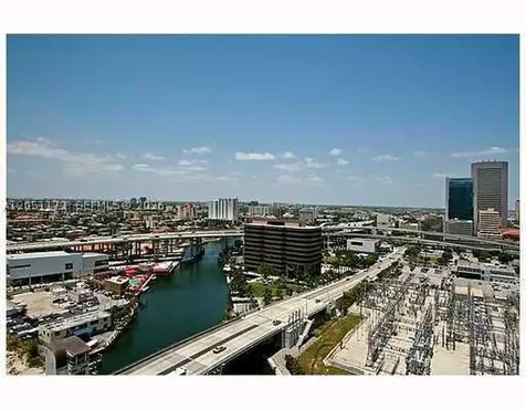 185 SW 7 Street Miami FL 33130