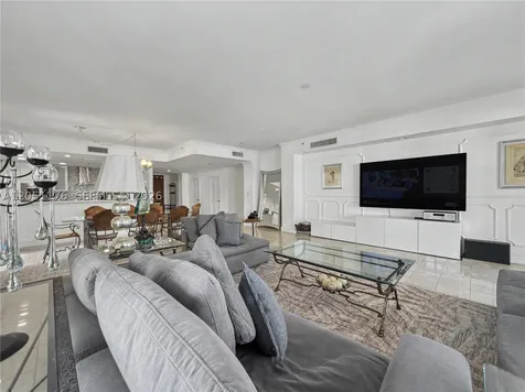 2124 Fisher Island Drive Miami Beach FL 33109