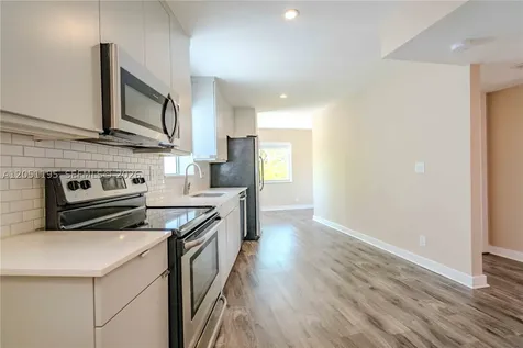 2400 NE 26th Street Fort Lauderdale FL 33305