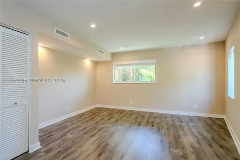 2400 NE 26th Street Fort Lauderdale FL 33305