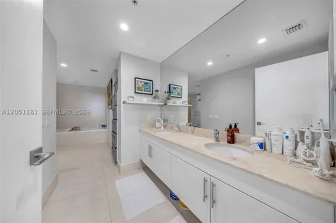 7929 West Drive North Bay Village FL 33141