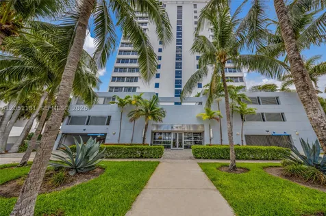 7929 West Drive North Bay Village FL 33141