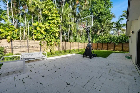 10555 NE 2nd Avenue Miami Shores FL 33138