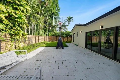 10555 NE 2nd Avenue Miami Shores FL 33138