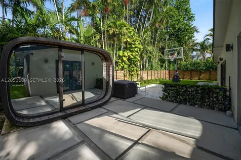 10555 NE 2nd Avenue Miami Shores FL 33138