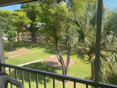 1550 NE 191st Street Miami FL 33179
