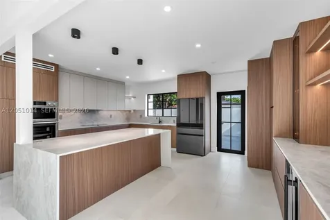1760 SW 16th Terrace Miami FL 33145