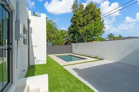 1760 SW 16th Terrace Miami FL 33145
