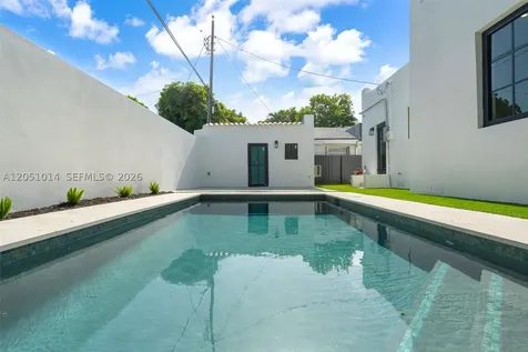 1760 SW 16th Terrace Miami FL 33145