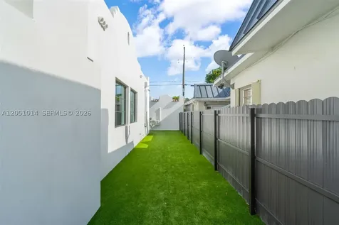 1760 SW 16th Terrace Miami FL 33145