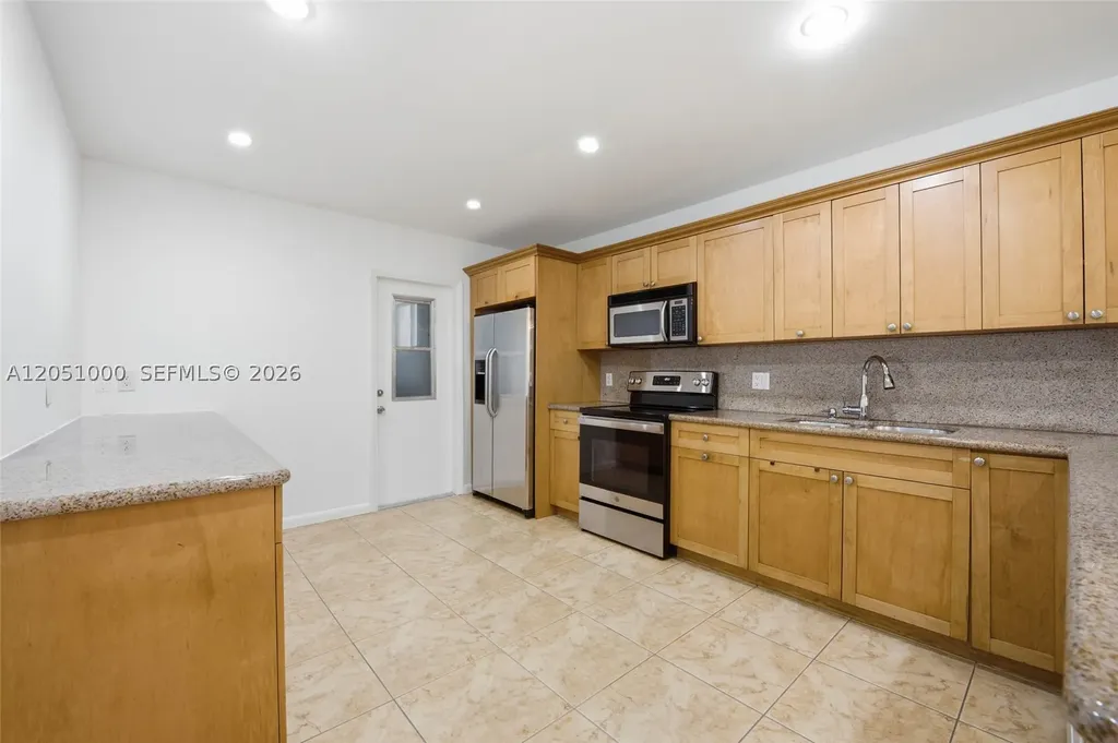 2901 Cleveland Street Hollywood FL 33020