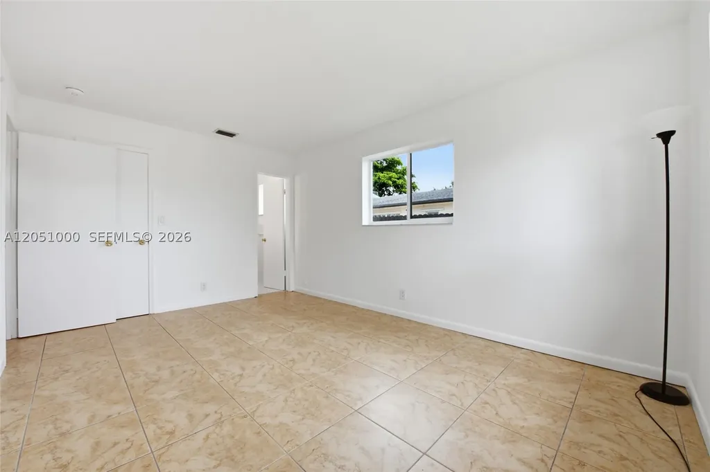 2901 Cleveland Street Hollywood FL 33020