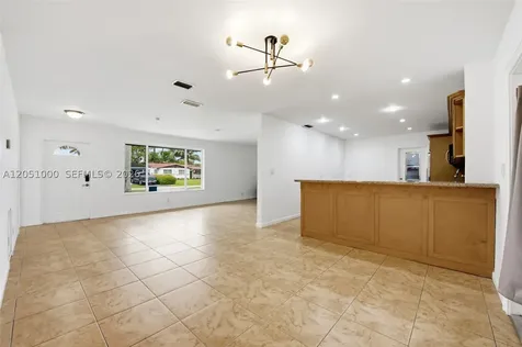 2901 Cleveland Street Hollywood FL 33020