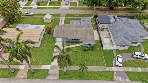 2901 Cleveland Street Hollywood FL 33020