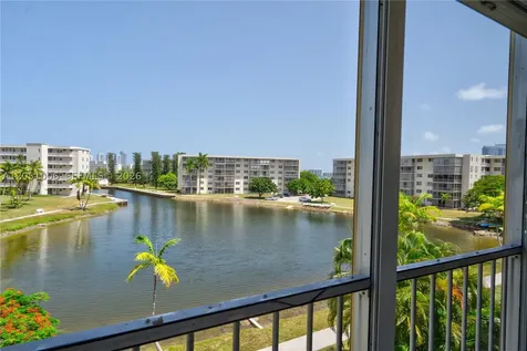 2851 Leonard Drive Aventura FL 33160