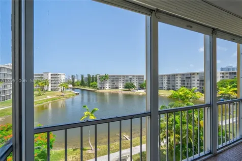 2851 Leonard Drive Aventura FL 33160