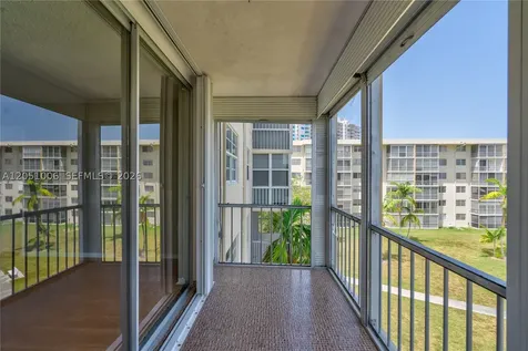 2851 Leonard Drive Aventura FL 33160
