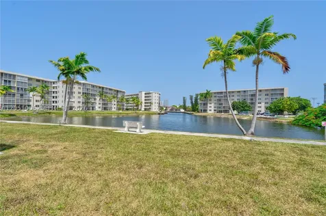 2851 Leonard Drive Aventura FL 33160